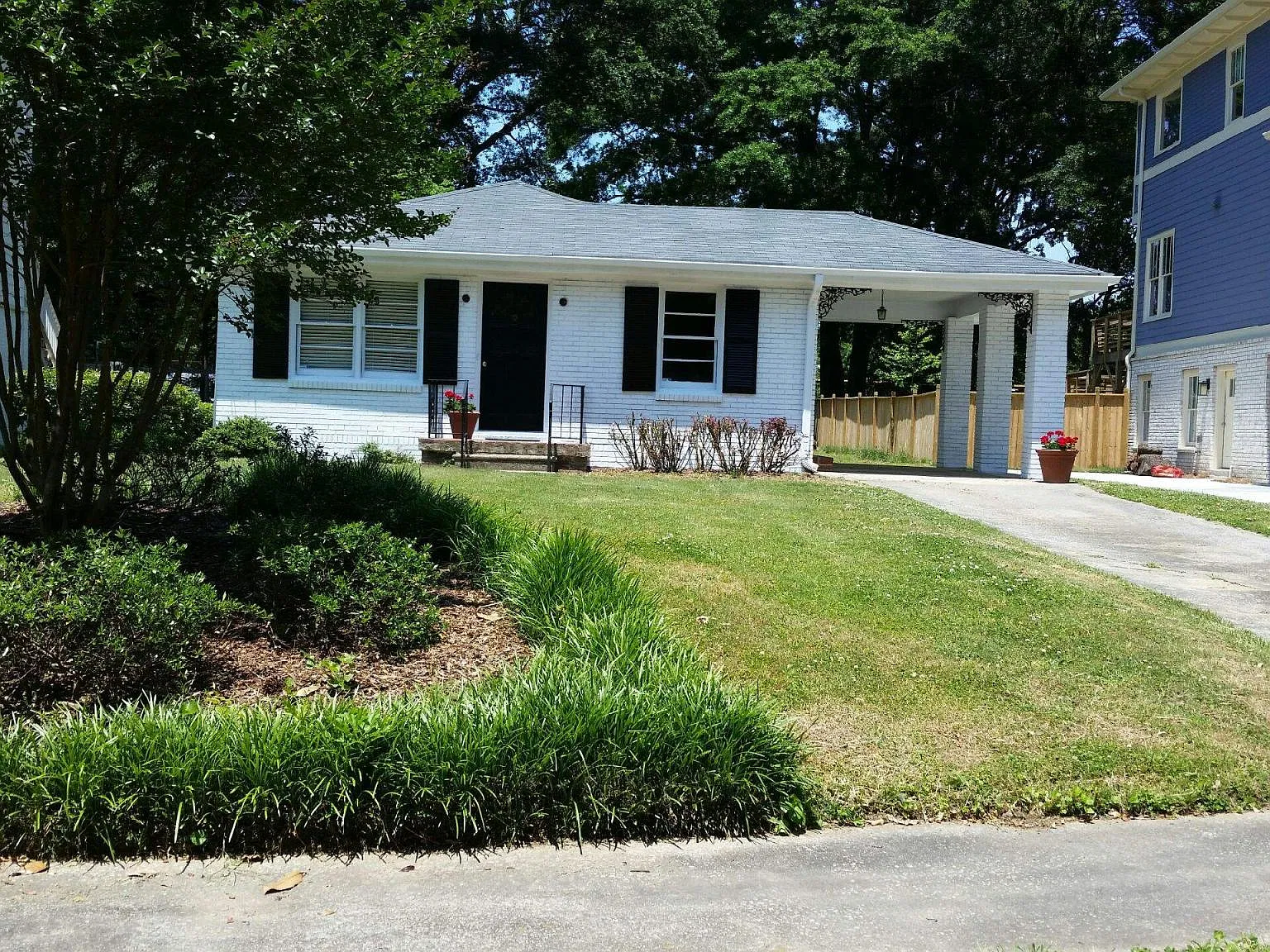 3 bed, 1040 sqft, $2,800 — Photo 1
