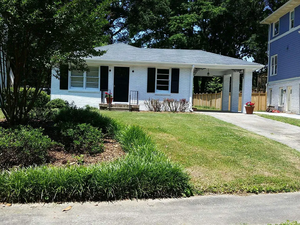 1128 Standard Dr NE