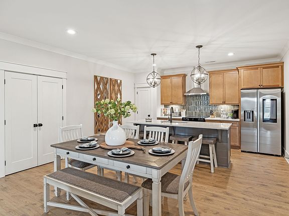 5th image of 1940 Grace Johns Cir