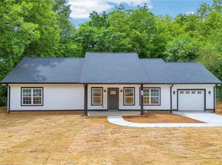 103 Lindsay Rd, Seneca, SC 29678