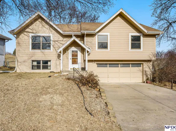 11232 Erskine St, Omaha, NE 68164