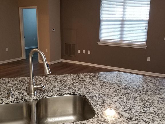 3rd image of 1453 Cambridge Lakes Dr