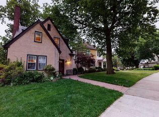 4591 Browvale Ln, Little Neck, NY 11362