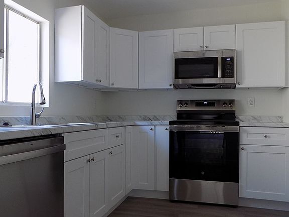 4th image of 430 Sand Lime Rd