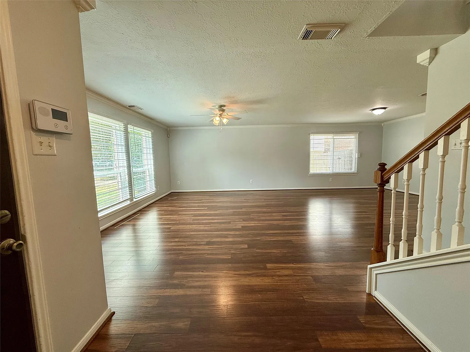 4 bed, 2.5 bath, 3208 sqft, $2,650 — Photo 3