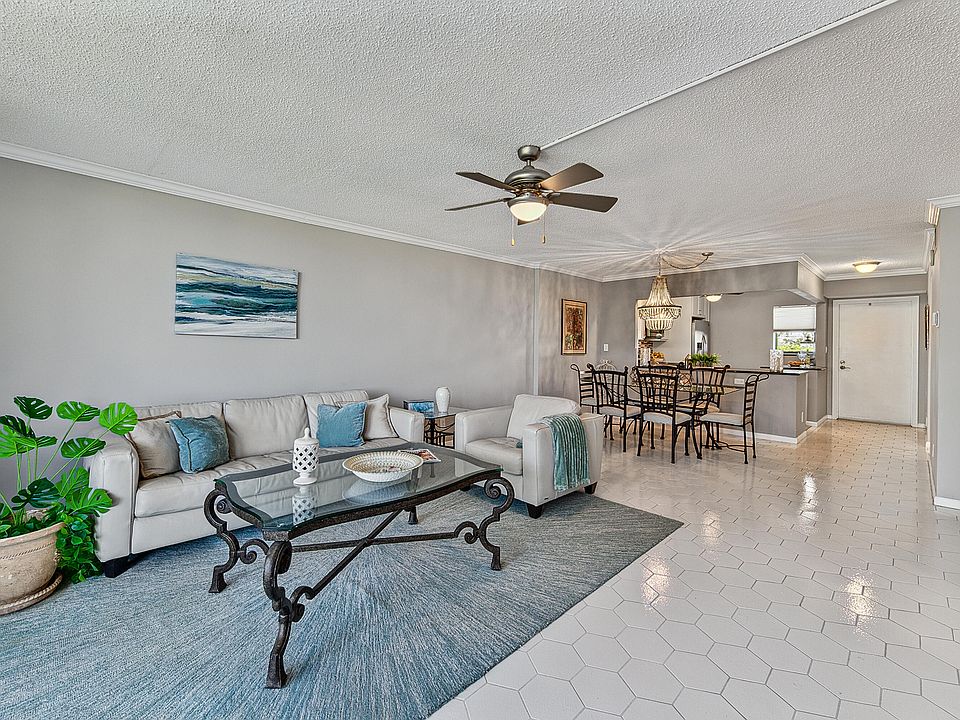 1st image of 4800 Bayview Drive #402