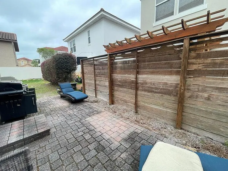 241 Inverrary Dr — Photo 5