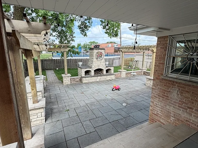 8908 Ozark Ave — Photo 22