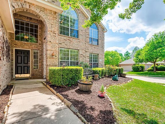 3rd image of 2709 Timberwood Dr
