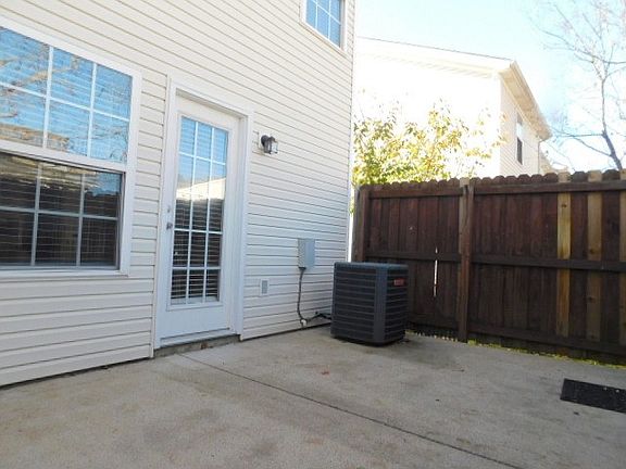 3rd image of 368 Arapaho Dr