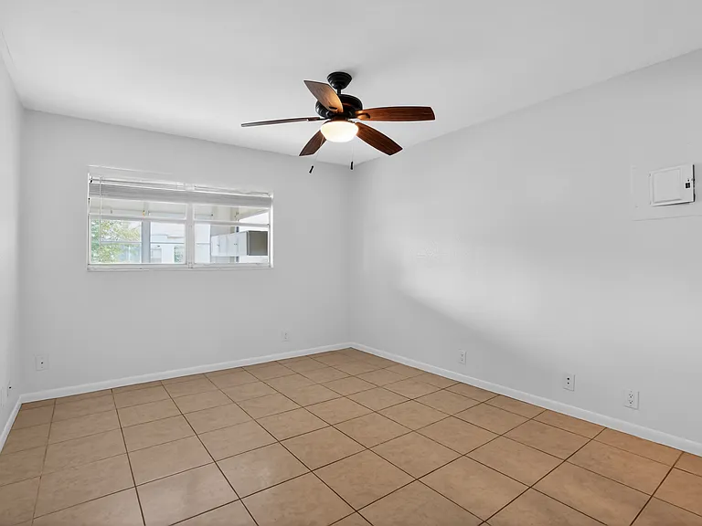 202 Bedford Trl — Photo 23