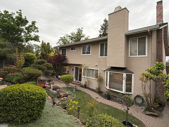 4th image of 44288 Arapaho Ave