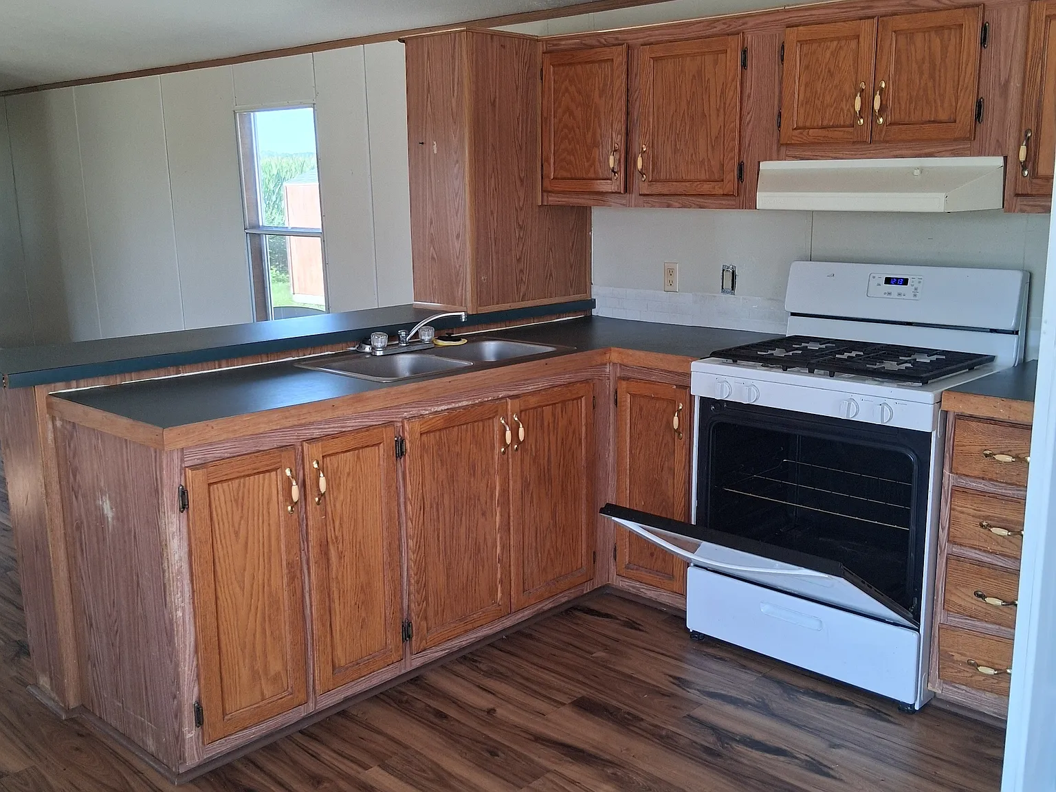 2 bed, $850 — Photo 2