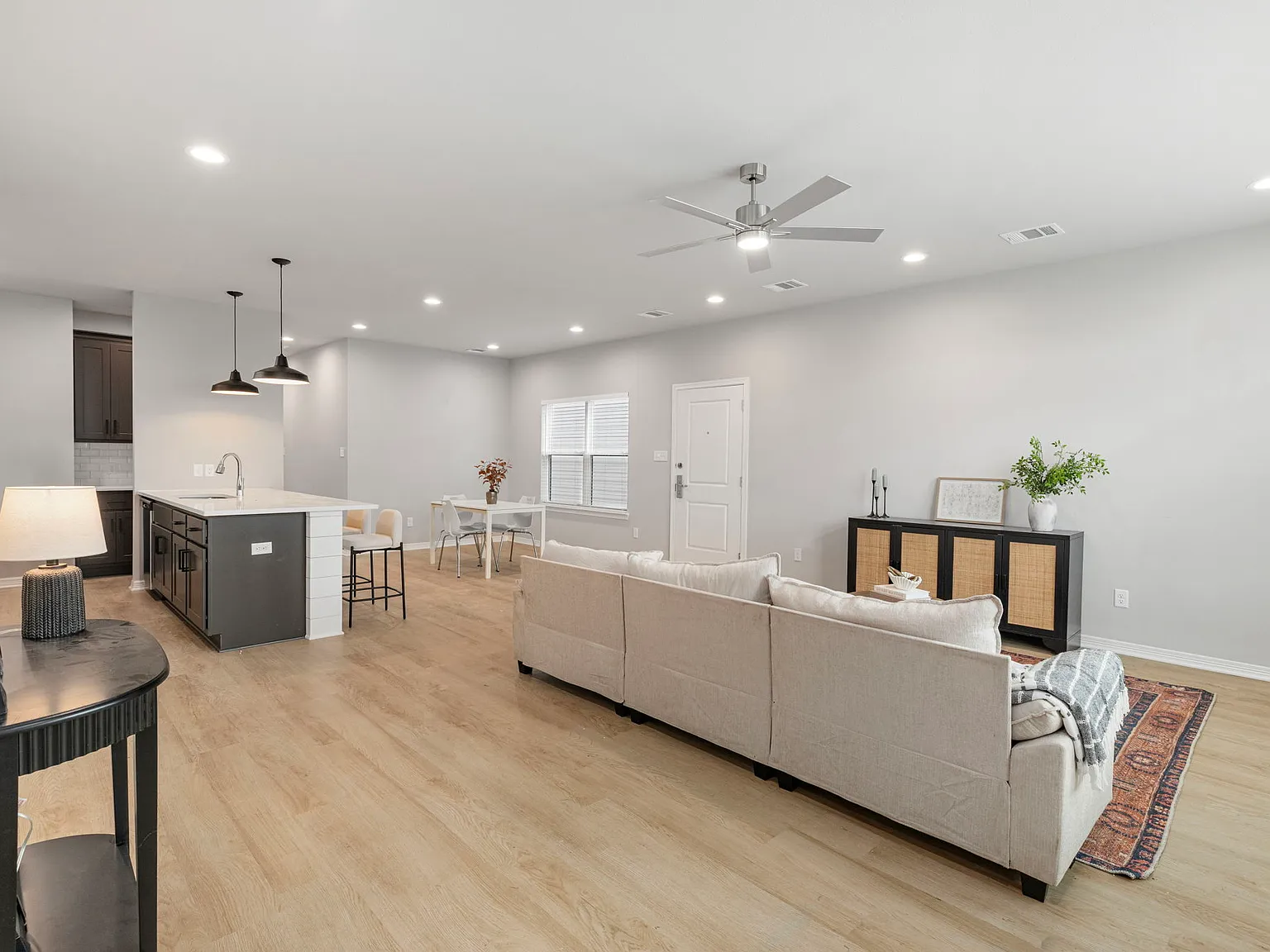 6 bed, 6.5 bath, $4,950 — Photo 3