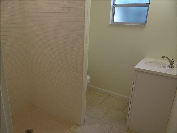 3rd image of 103 N Clayton St