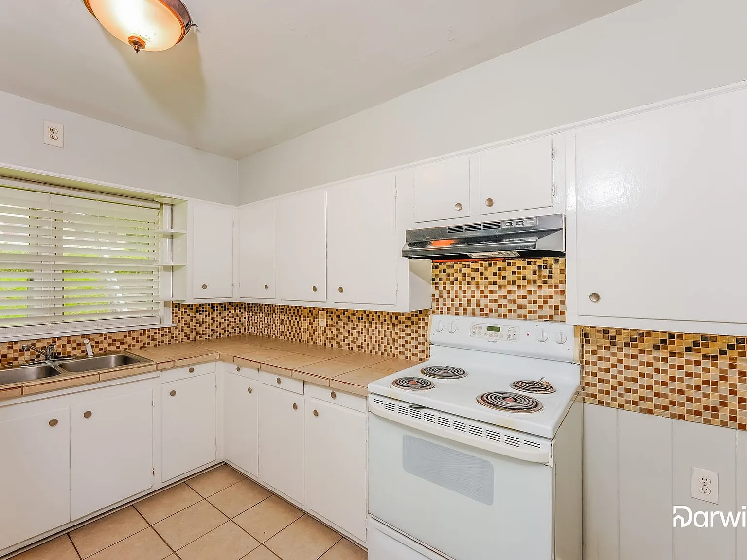 3 bed, 2.0 bath, 1540 sqft, $1,190 — Photo 2