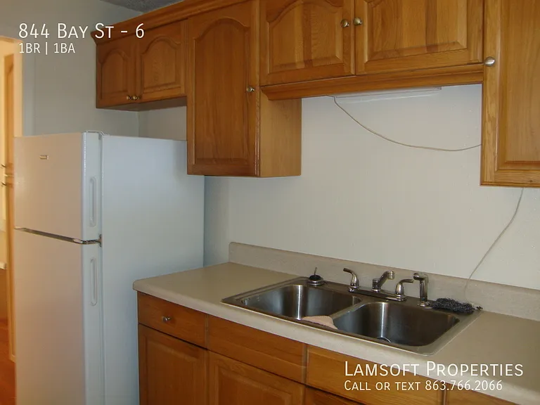844 Bay St #6 — Photo 6