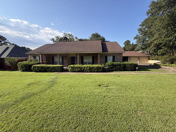 3rd image of 3604 Oak Ridge Ln