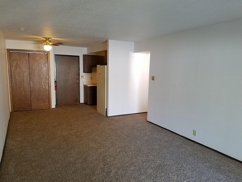 1st image of 3223 Scenic Dr #11