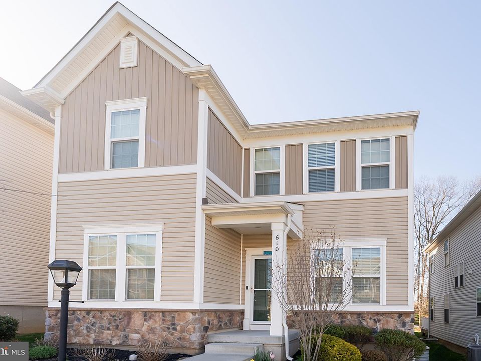 1st image of 610 Kent Ct