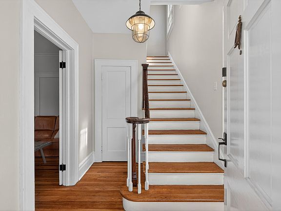 4th image of 321 Trinity Ave