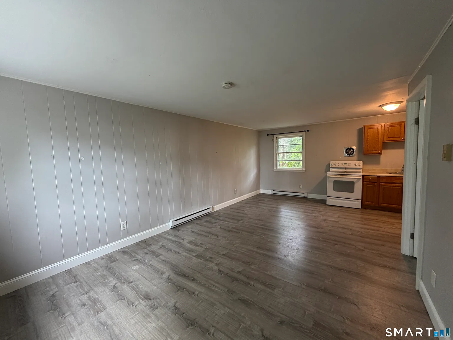 5 bed, 4.0 bath, 2777 sqft, $1,350 — Photo 2
