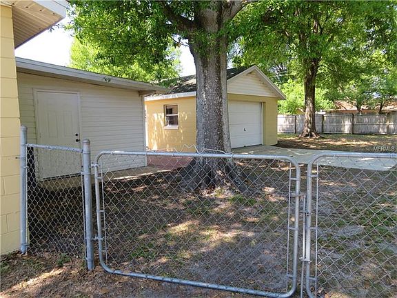 3rd image of 2870 Banyan Ln