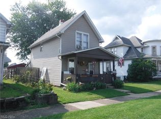 719 S 6th St, Coshocton, OH 43812