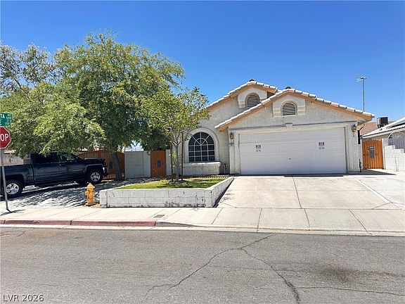 3rd image of 1701 Jernae Ct