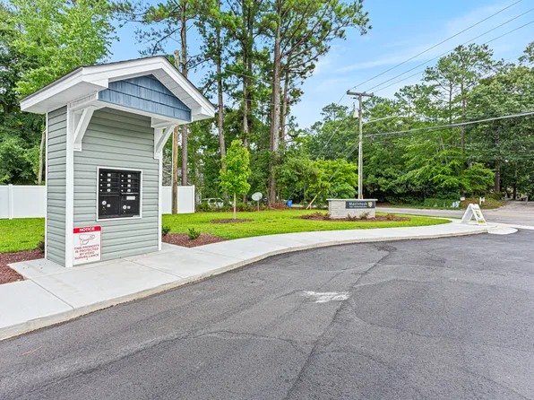 1628 Macintosh Dr, Fayetteville, NC