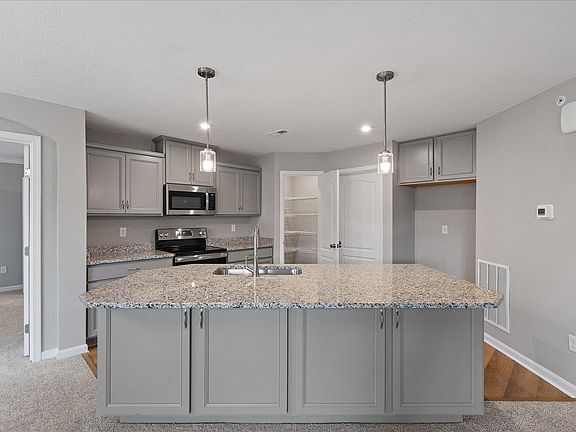 5th image of 662 Foxhill Dr #9-101
