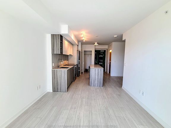 2nd image of 31 Tippett Rd #262