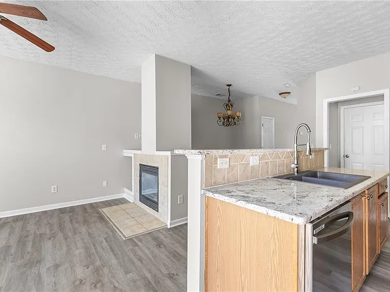 6604 Splashwater Dr — Photo 13