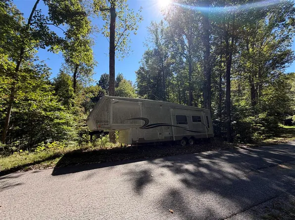 116 Lakeshore Dr, Mammoth Cave, KY 42259