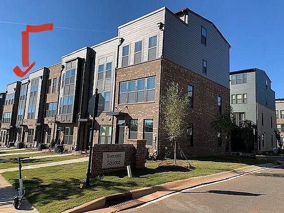 Road facing - Highlighted unit