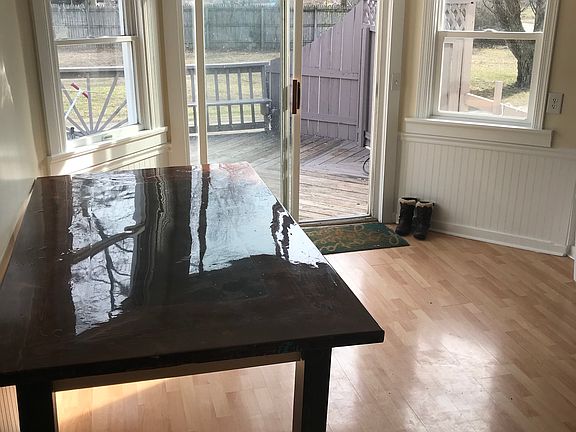 3rd image of 3934 Buck St