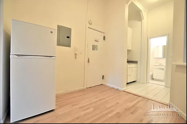 Rented by Manhattan Realty Group | media 7