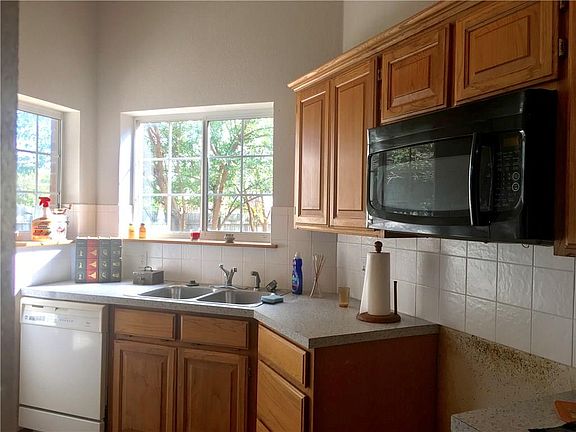 5th image of 948 N Windermere Dr