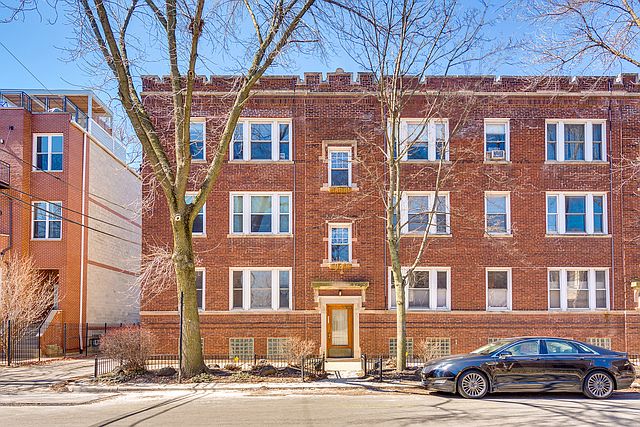 1st image of 1101 W Wrightwood Ave