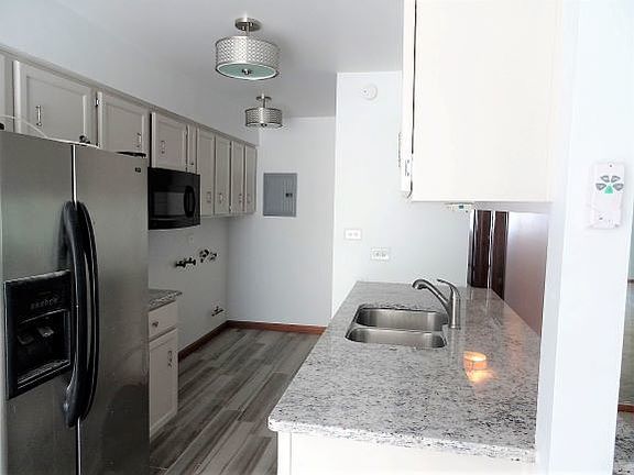 3rd image of 20131 Willow Dr #32