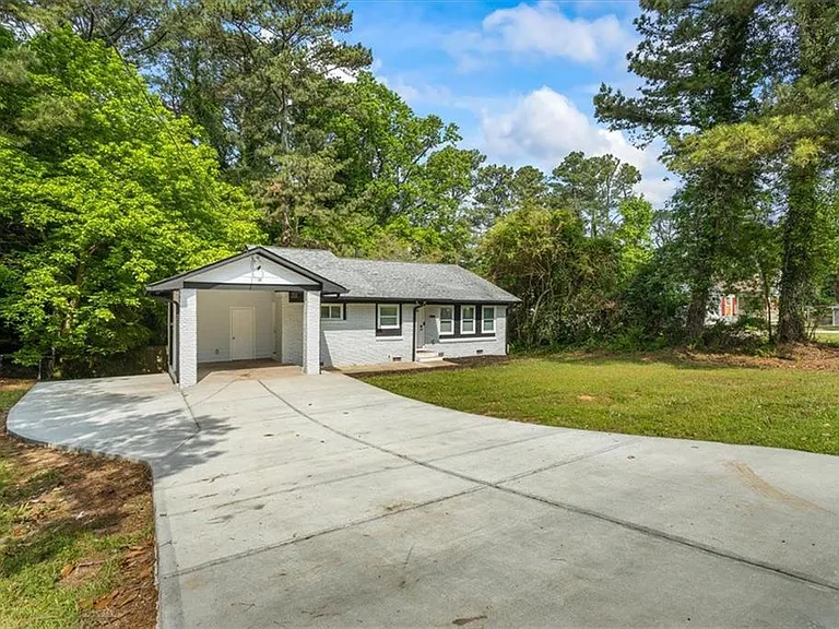 2223 Columbia Dr — Photo 33