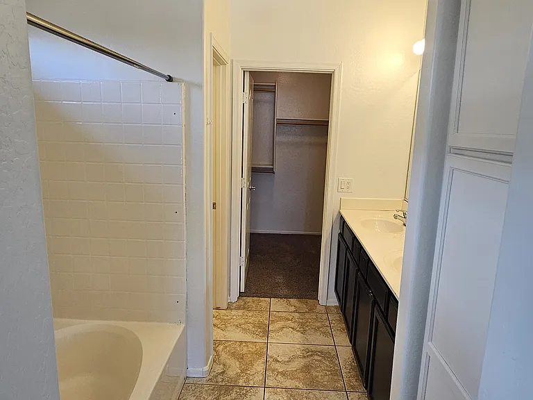 41696 W Avella Dr — Photo 8