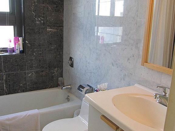 4th image of 347 W 57th St APT 38A