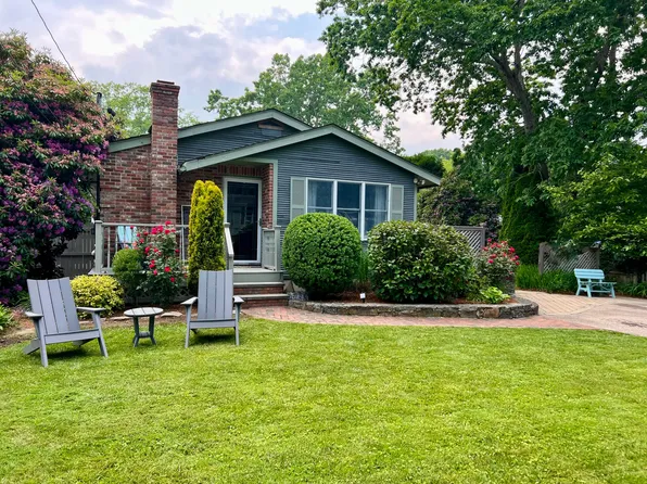 30 Inkberry Trl, Narragansett, RI 02882