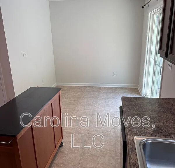 126 Fernside Ct — Photo 5