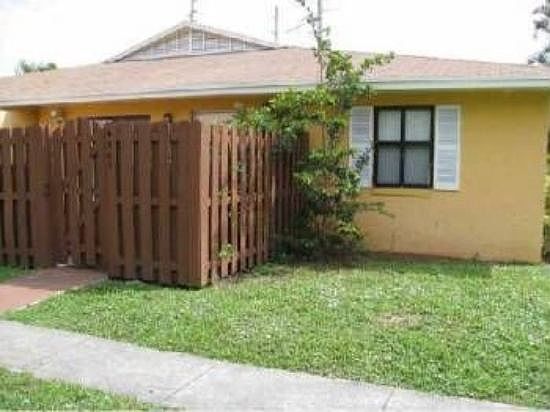 1st image of 4565 Barclay Cres #4565