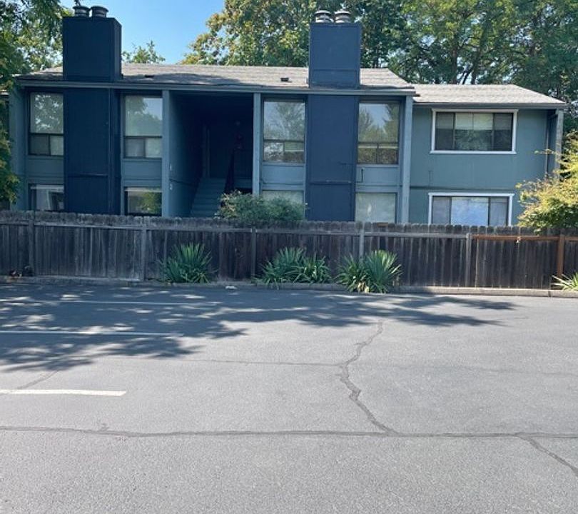 1st image of 838 Bennett Ave APT 6