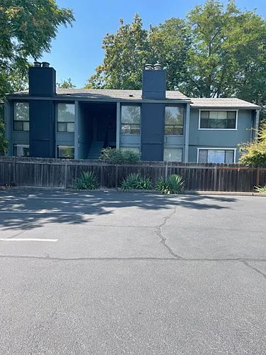838 Bennett Ave Photo 1