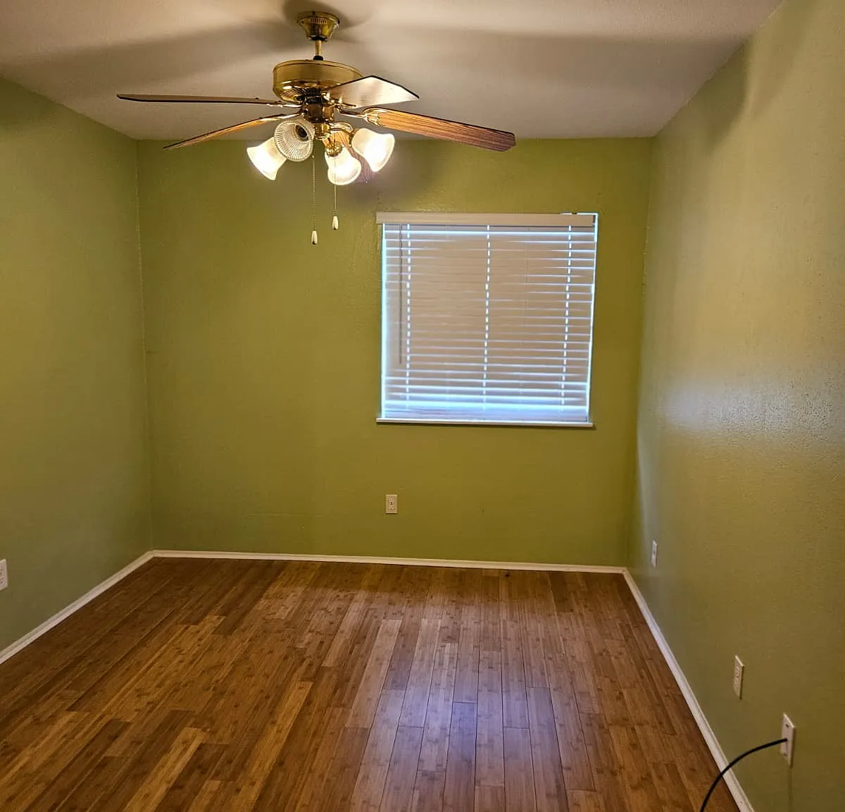 3 bed, 1050 sqft, $1,350 — Photo 2