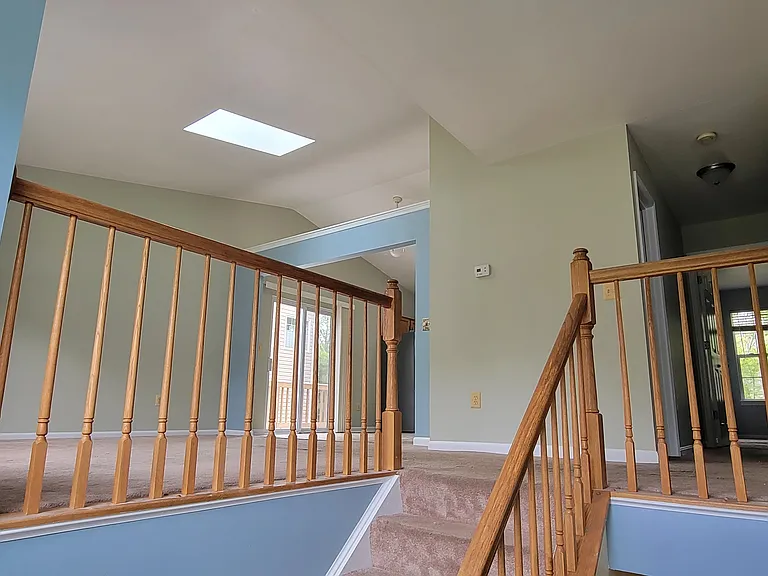 1147 Skyway Dr — Photo 3